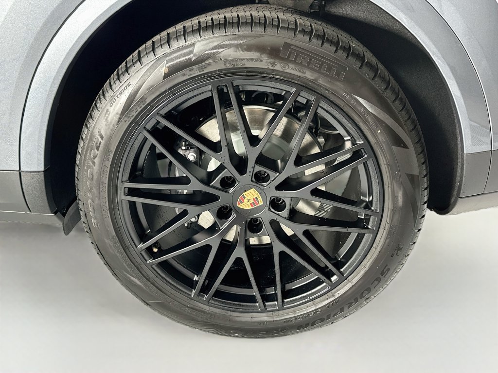 New 2026 Porsche Cayenne AWD/4WD image 33
