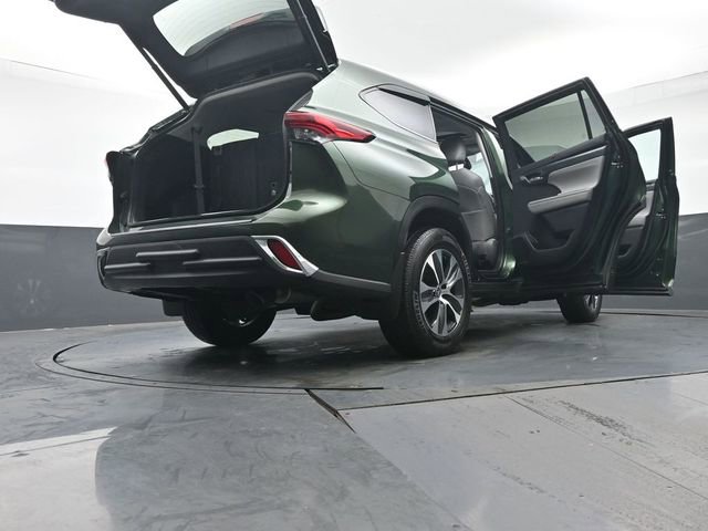 Certified 2023 Toyota Highlander XLE image 58