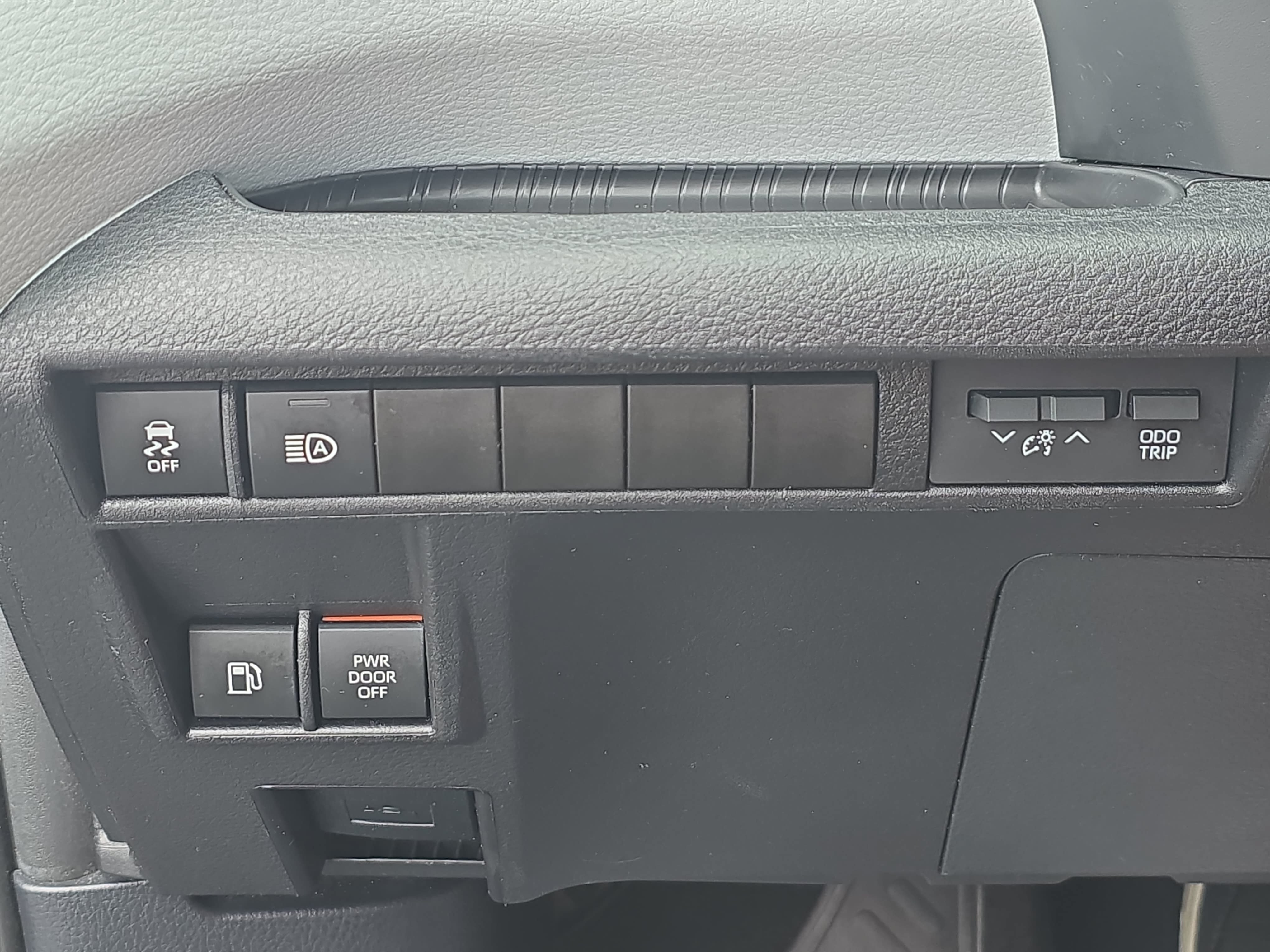 Used 2025 Toyota Sienna XLE FWD image 26