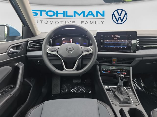 New 2027 Volkswagen Jetta SE FWD image 21