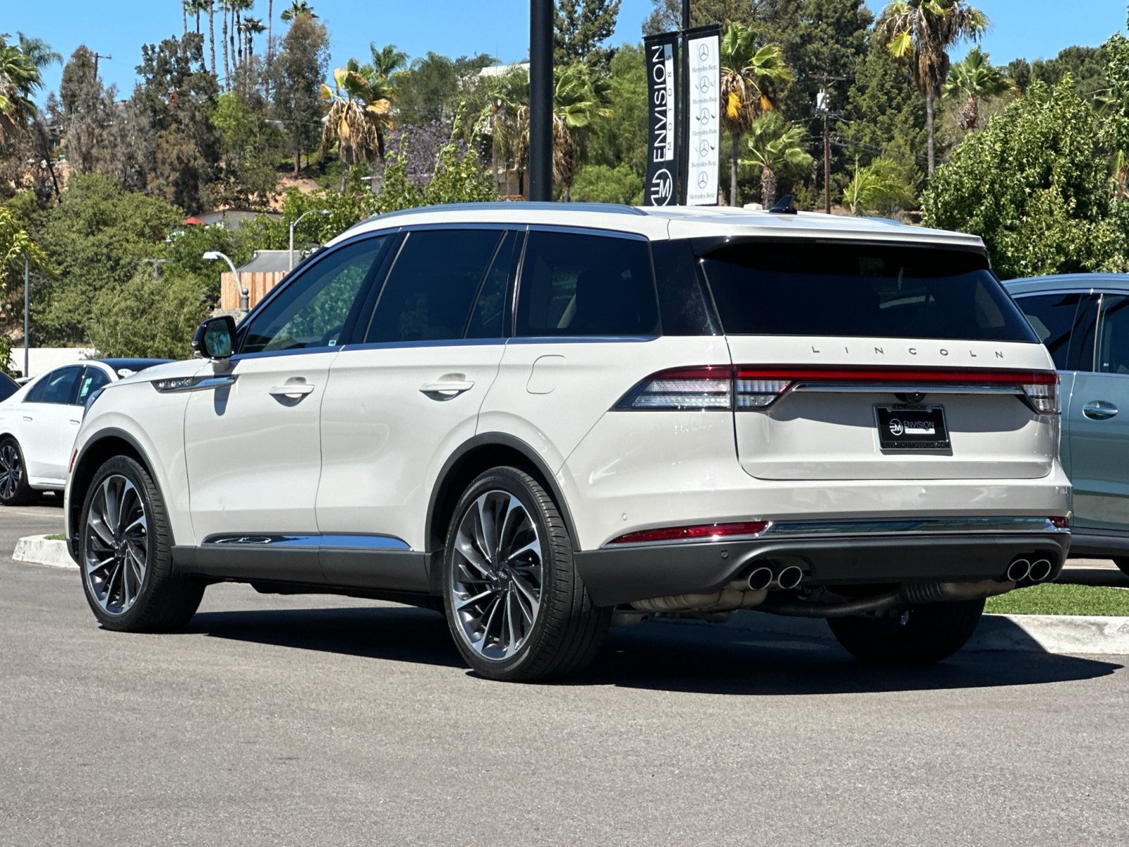 Used 2023 Lincoln Aviator Reserve w/ Equipment Group 201A RWD image 5