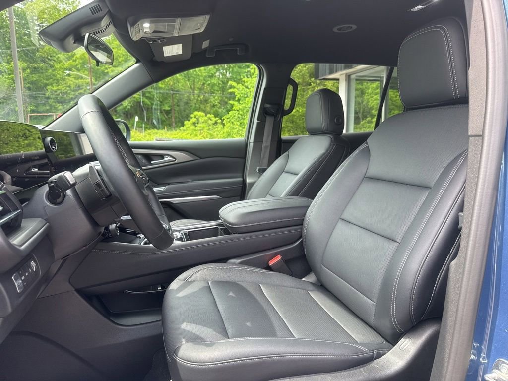 Used 2026 Chevrolet Traverse LT AWD/4WD image 18