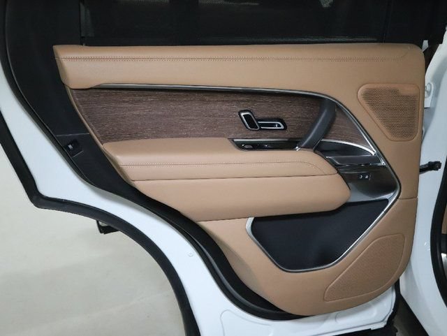 Used 2025 Land Rover Range Rover SE AWD/4WD image 32