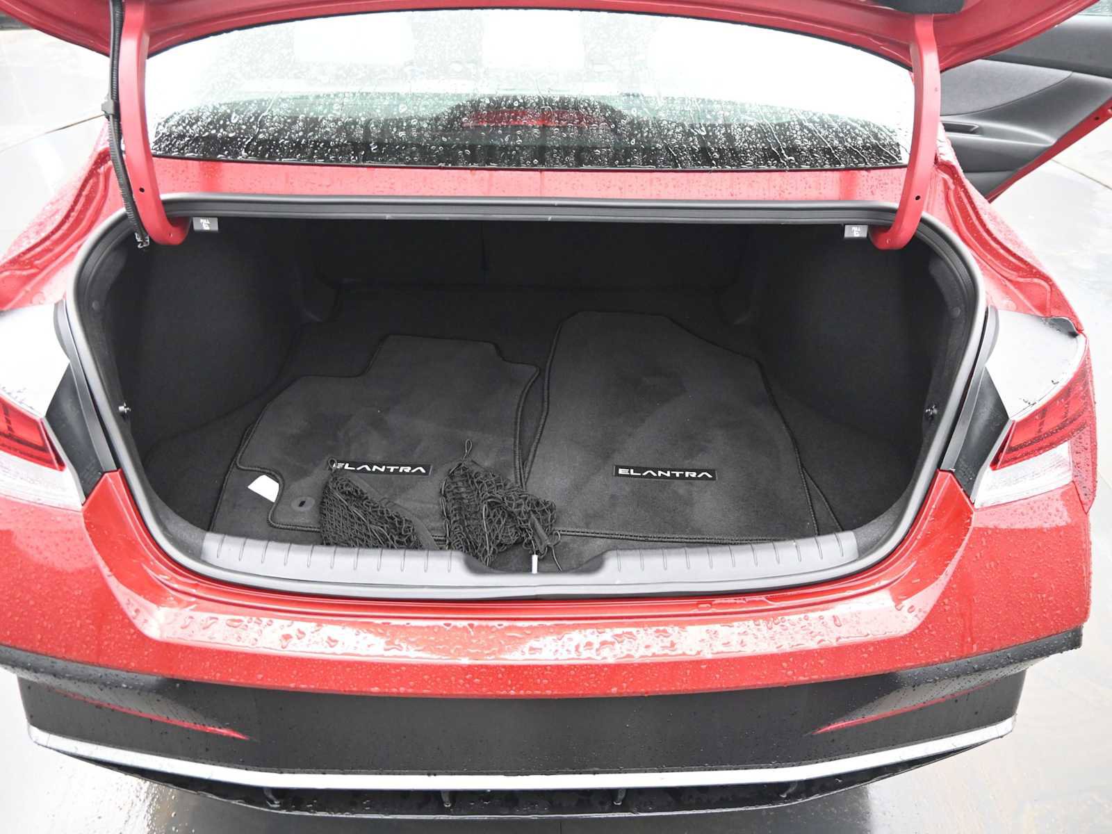 Certified 2025 Hyundai Elantra Limited image 14