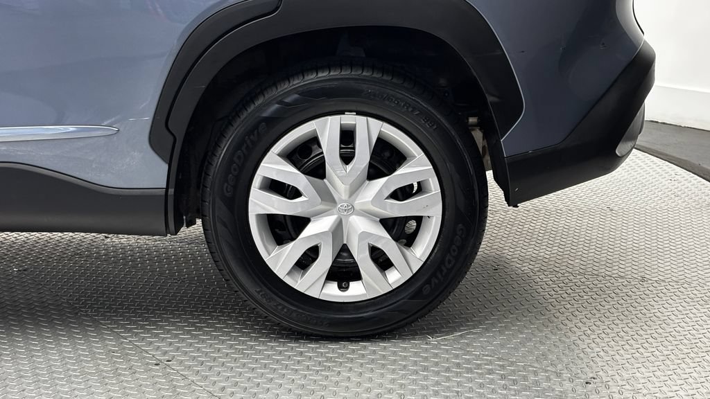 Used 2023 Toyota Corolla Cross L AWD/4WD image 6