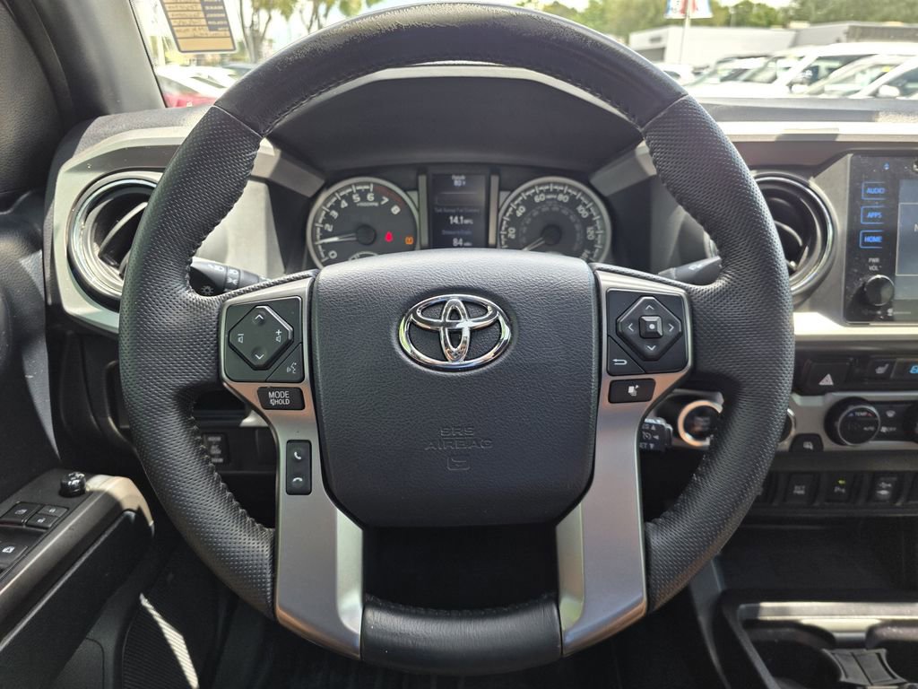 Used 2016 Toyota Tacoma Limited w/ Towing Package AWD/4WD image 23