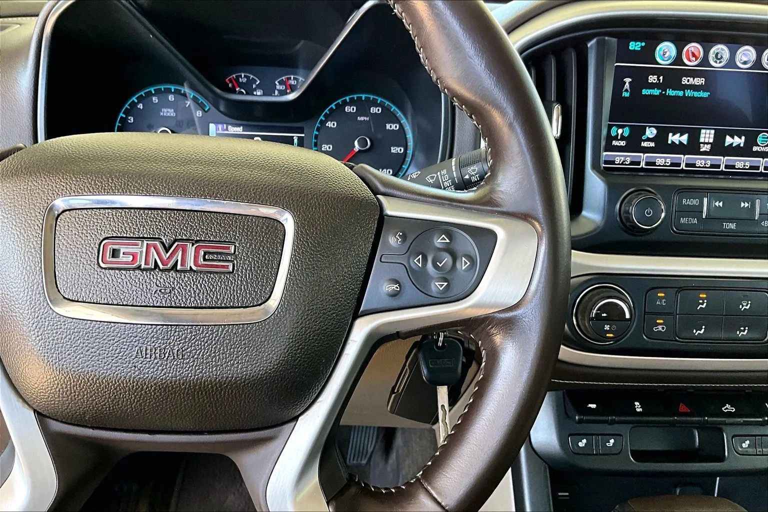 Used 2018 GMC Canyon SLE w/ SLE Convenience Package AWD/4WD image 12