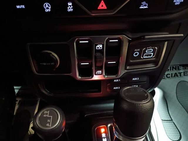 Used 2020 Jeep Gladiator Sport w/ Quick Order Package 24S AWD/4WD image 21