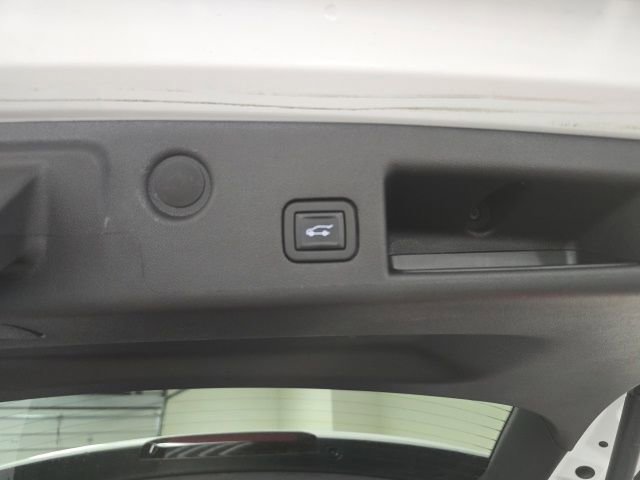 Used 2022 Chevrolet Equinox Premier FWD image 11