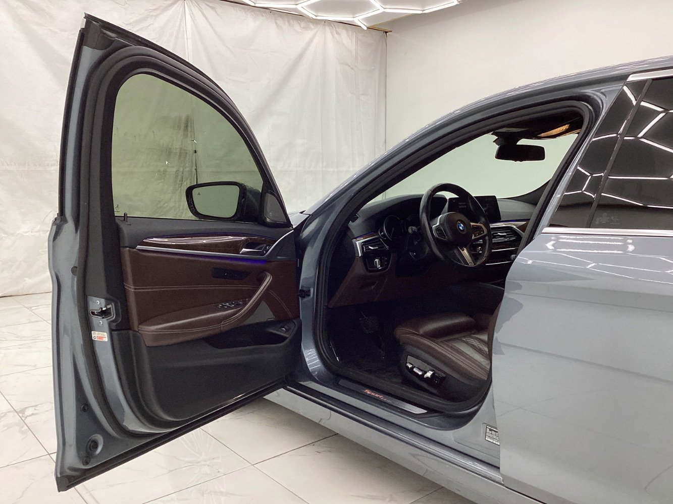 Used 2019 BMW 540i xDrive w/ Convenience Package image 16