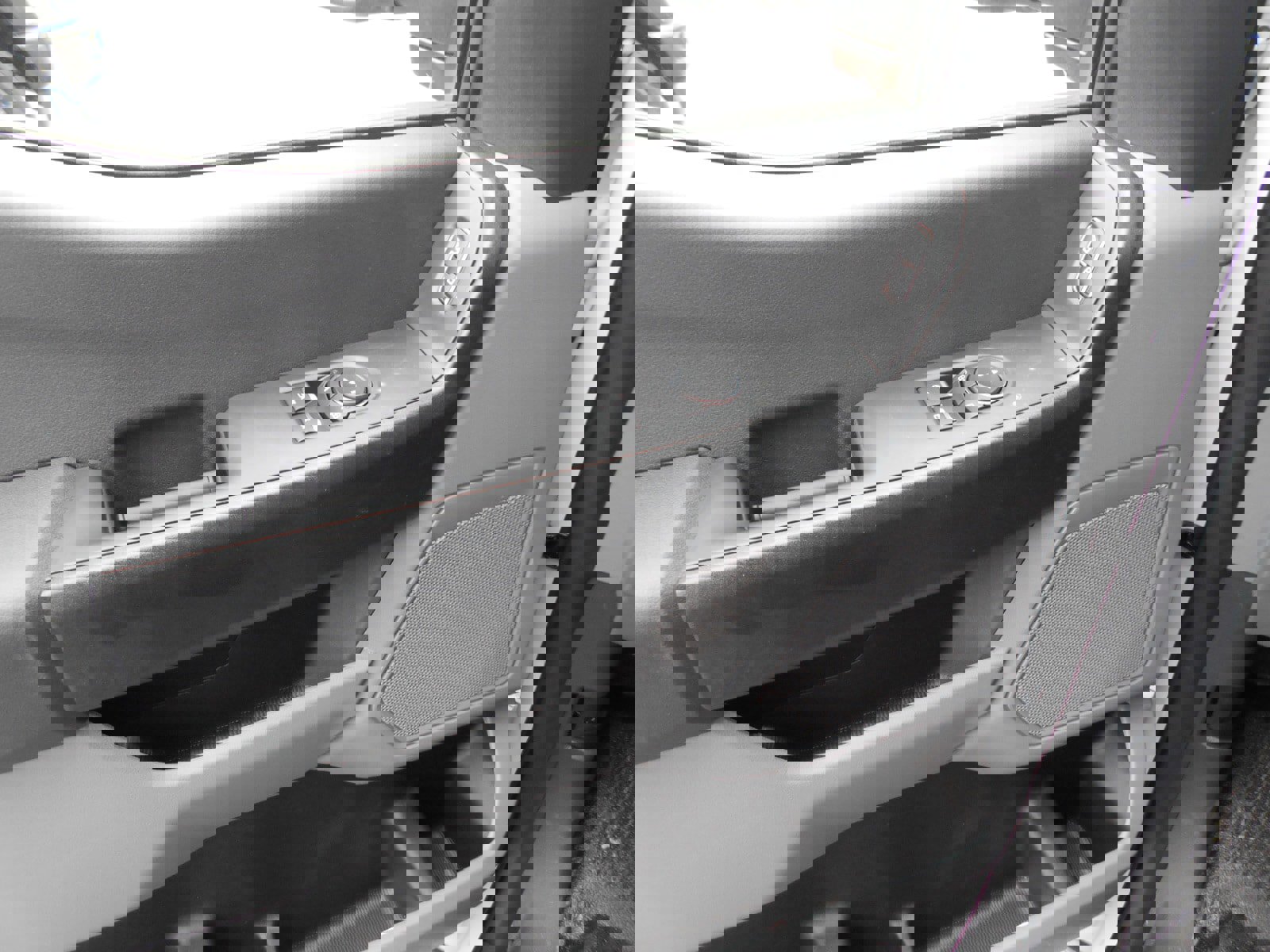 Used 2024 Ford F550 2WD Regular Cab Super Duty image 10