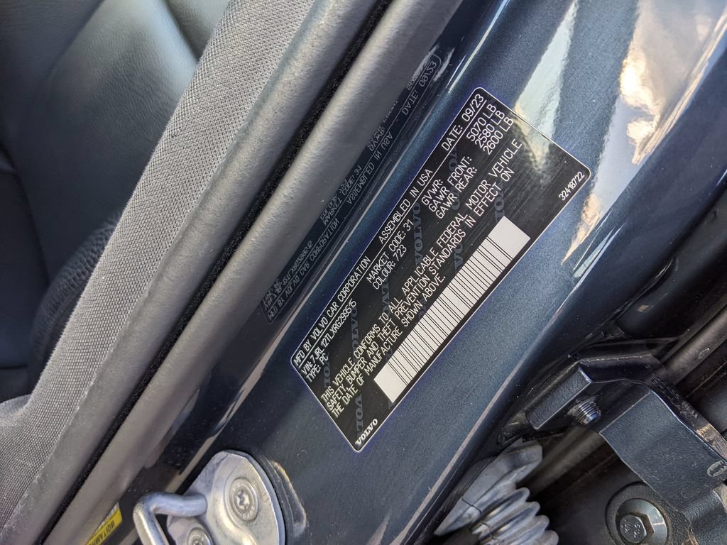 Certified 2024 Volvo S60 B5 Plus AWD/4WD image 30