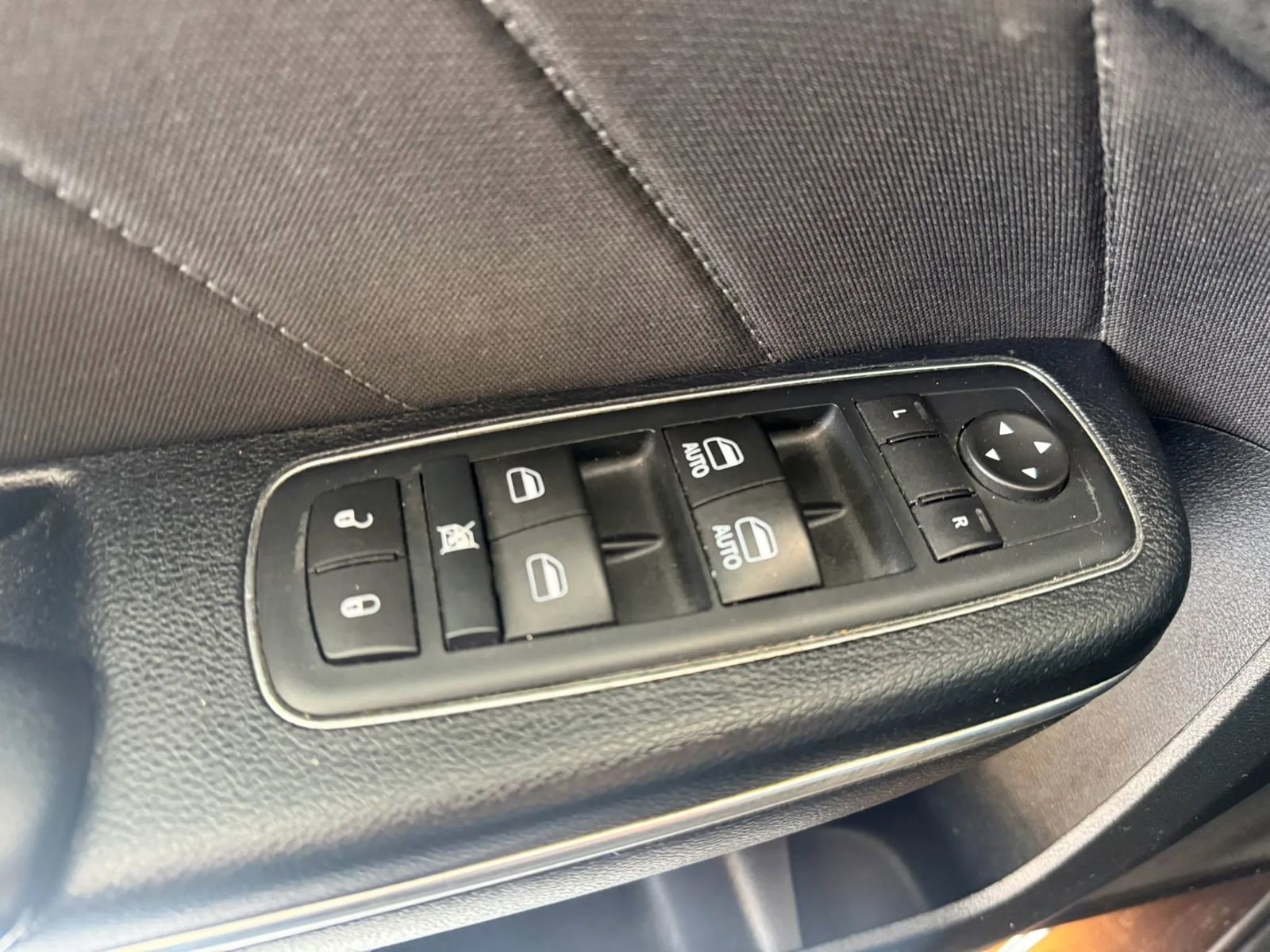 Used 2017 Dodge Charger R/T RWD image 39