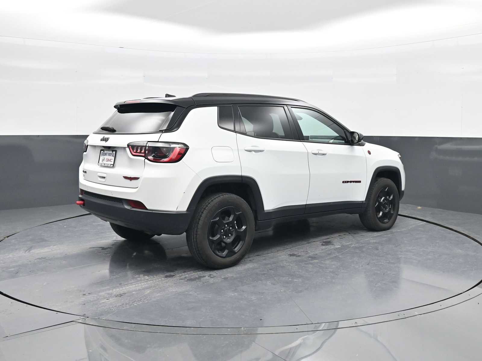 Used 2024 Jeep Compass Trailhawk image 8