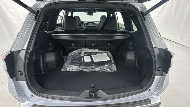 New 2025 Subaru Forester Touring image 15