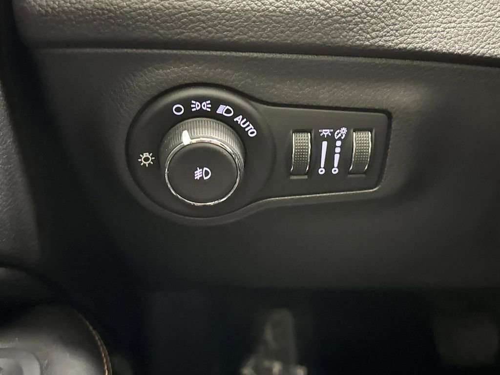 Used 2020 Jeep Compass Limited image 25