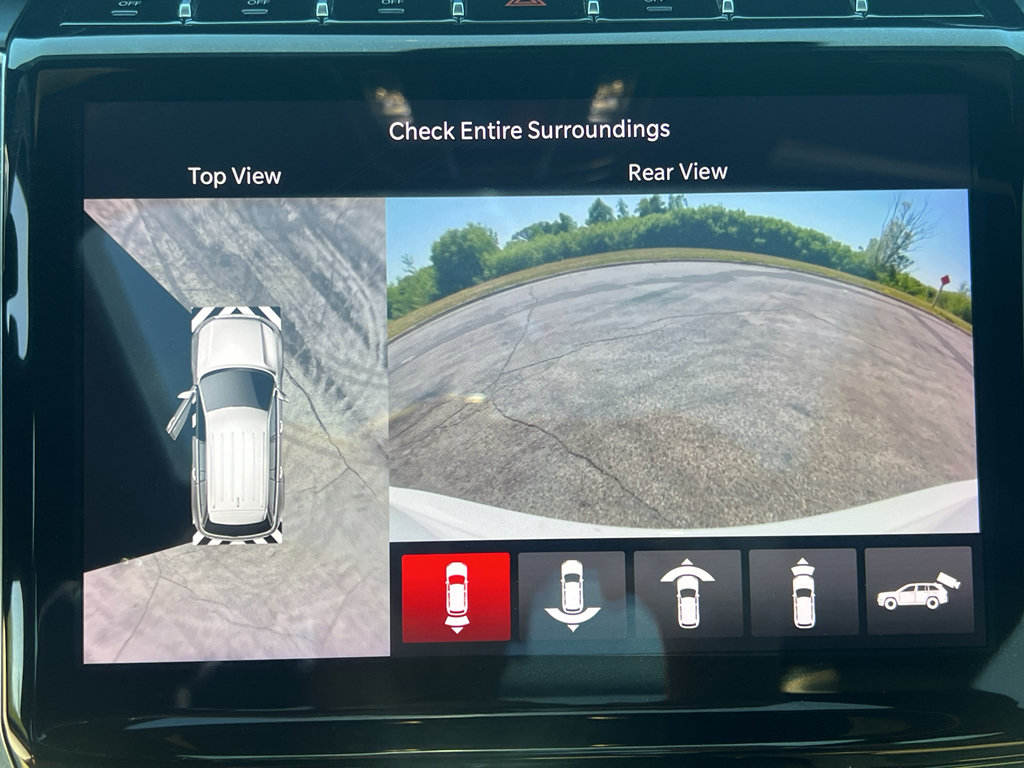 Used 2023 Jeep Grand Cherokee Limited w/ Luxury Tech Group II AWD/4WD image 27