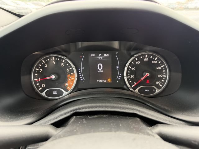 Used 2018 Jeep Renegade Altitude FWD image 18
