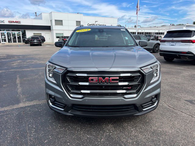 Used 2024 GMC Terrain AT4 w/ Infotainment Package II AWD/4WD image 2