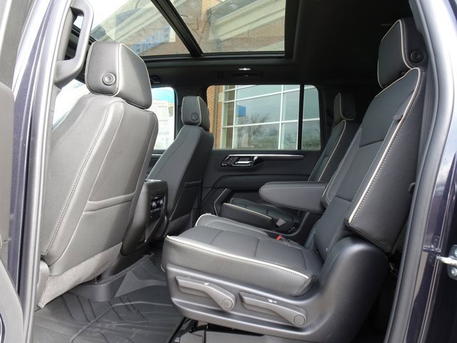 New 2026 Chevrolet Suburban Premier image 8