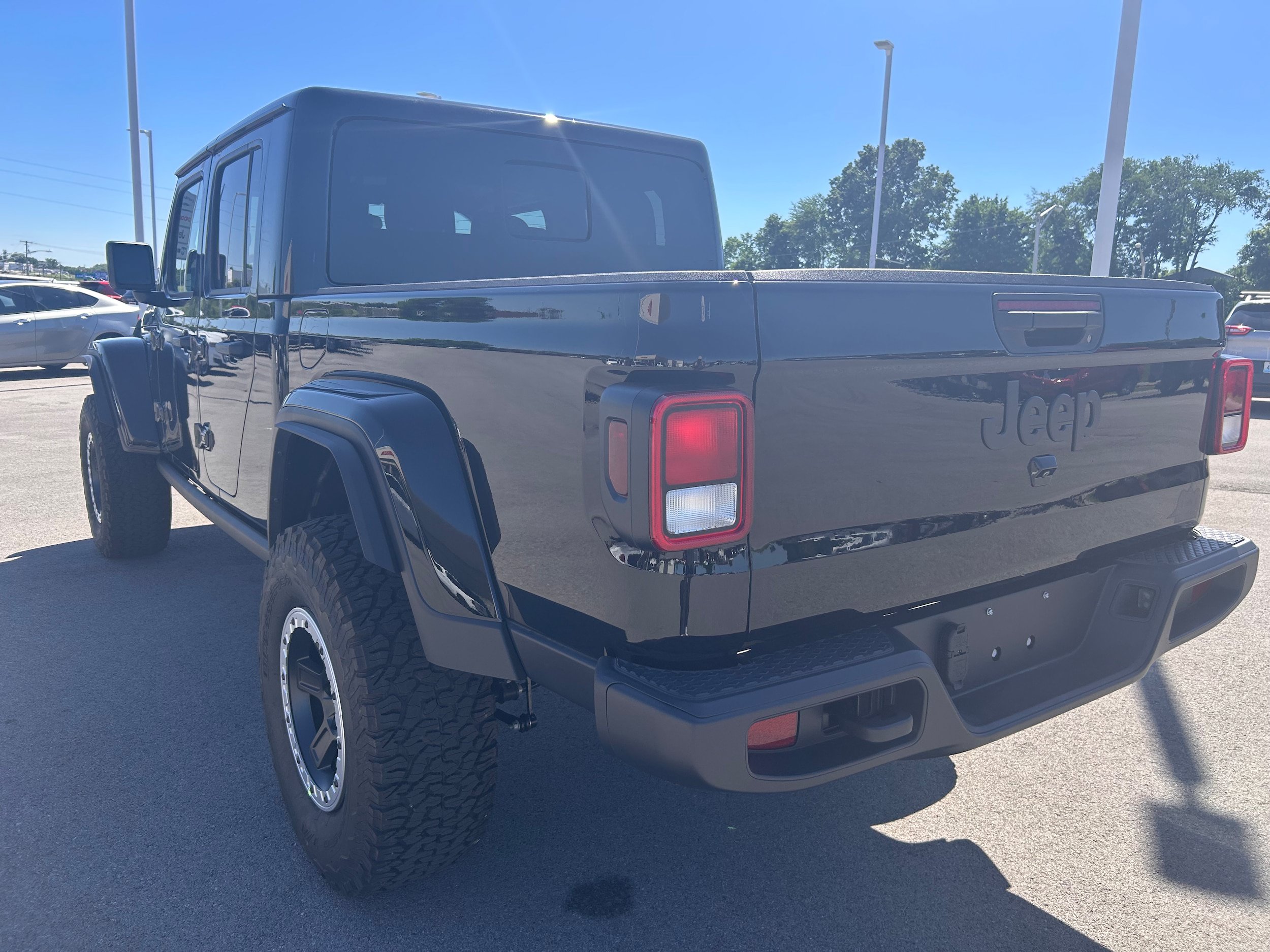New 2026 Jeep Gladiator Sport AWD/4WD image 5