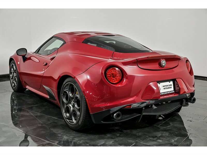 Used 2015 Alfa Romeo 4C Coupe w/ Leather Interior Group RWD image 7