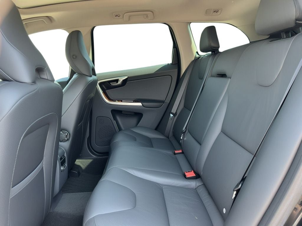 Used 2014 Volvo XC60 T6 AWD/4WD image 7