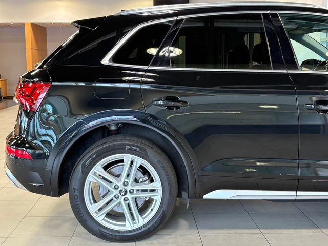 Used 2022 Audi Q5 e Premium Plus w/ Premium Plus Package image 17