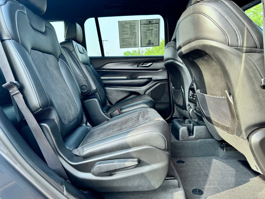 Used 2023 Jeep Grand Cherokee L Laredo AWD/4WD image 14