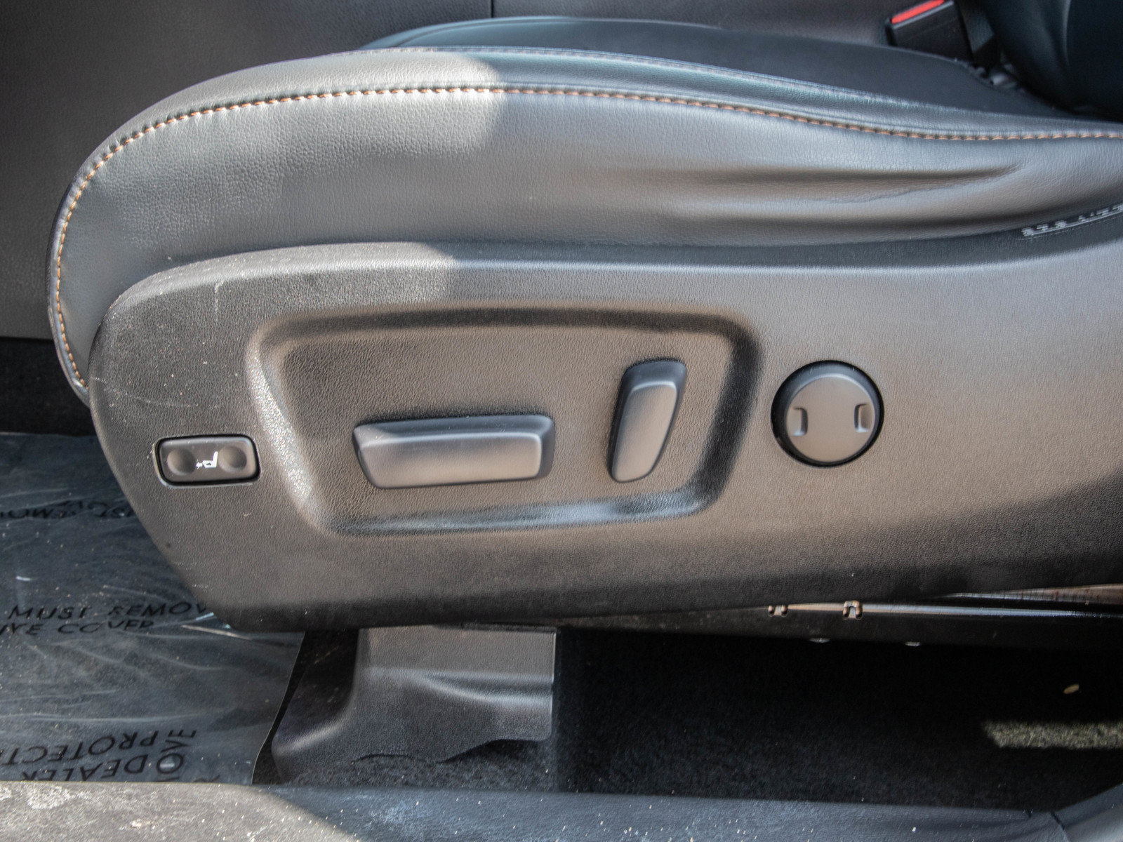 Used 2019 Toyota Highlander XLE AWD/4WD image 28