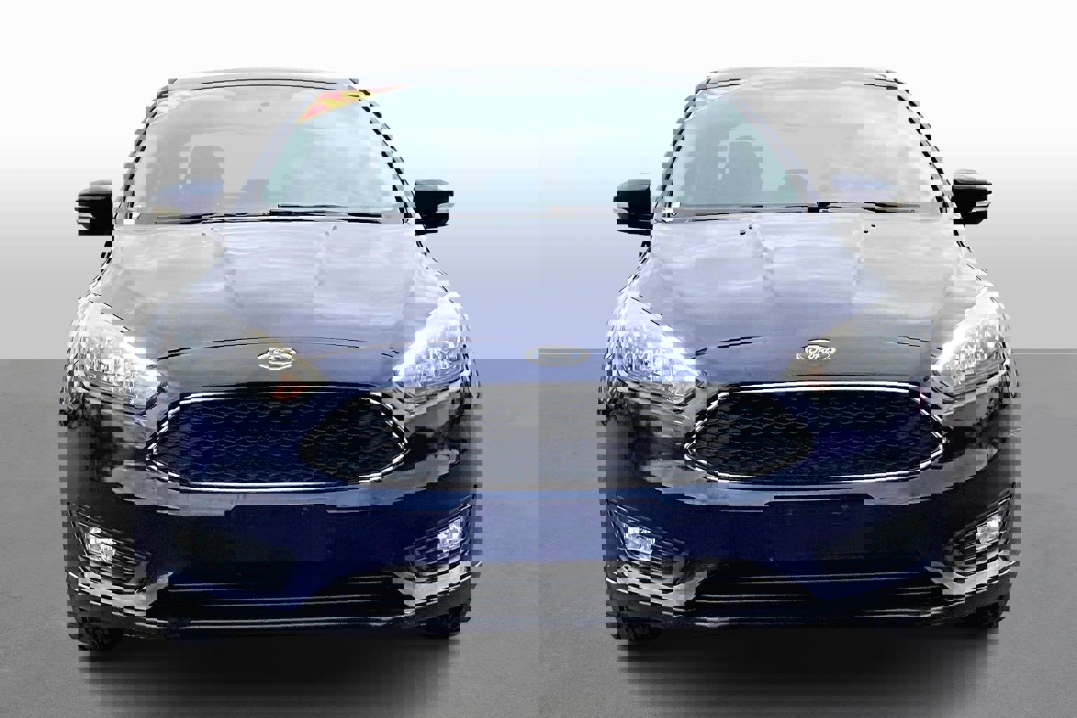 Used 2016 Ford Focus SE w/ Equipment Group 201A image 3