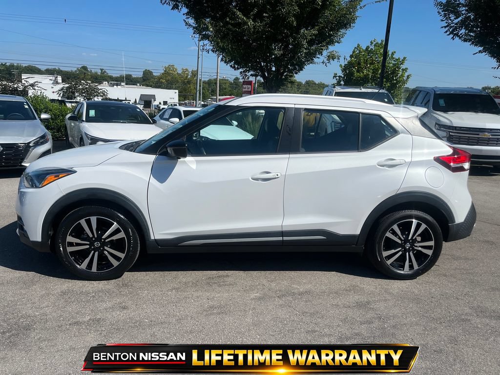 Used 2019 Nissan Kicks SR w/ SR Premium Package FWD image 5
