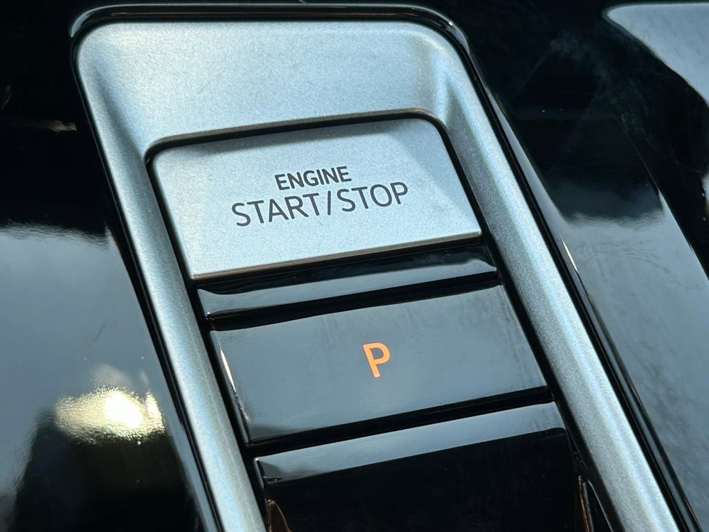 Used 2025 Volkswagen Atlas Cross Sport SE w/ Panoramic Sunroof Package image 53