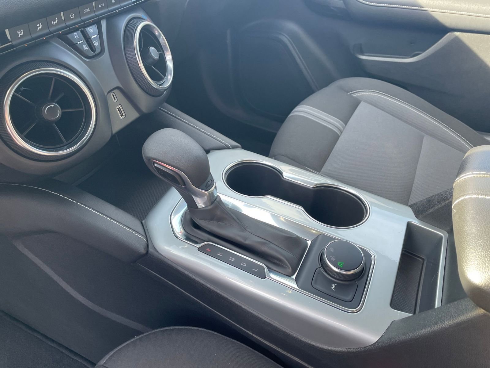 Used 2025 Chevrolet Blazer LT image 36