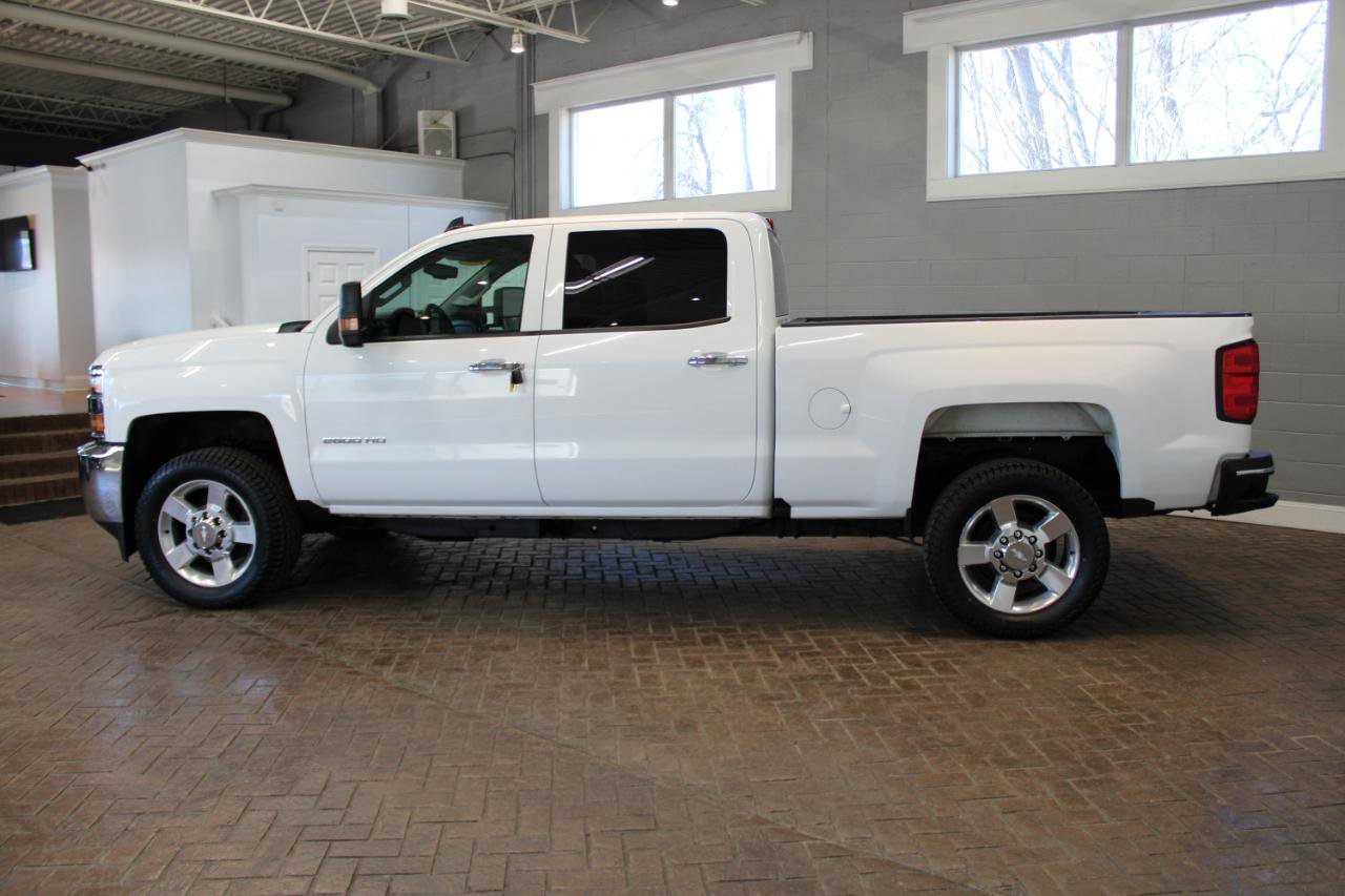 Used 2019 Chevrolet Silverado 2500 W/T w/ Snow Plow Prep Package AWD/4WD image 4
