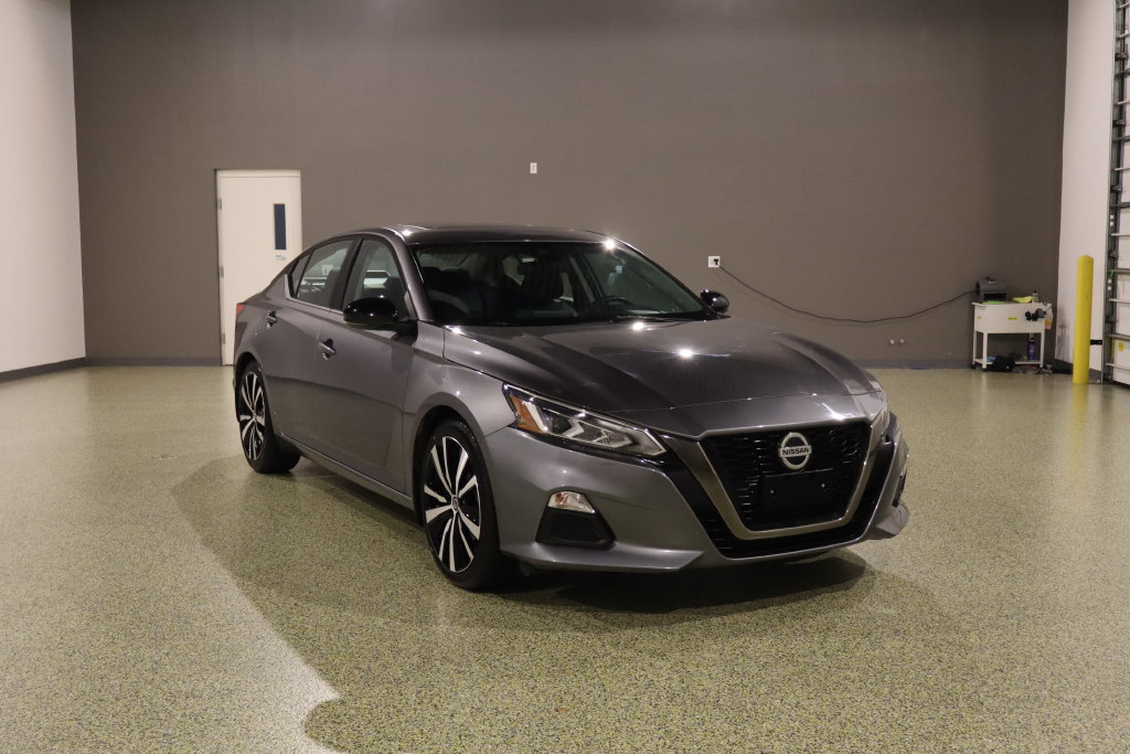 Used 2020 Nissan Altima 2.5 SR w/ Premium Package FWD image 1