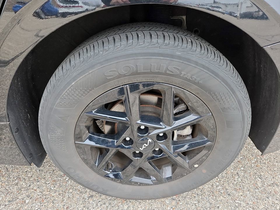 Used 2025 Kia K5 LXS image 32