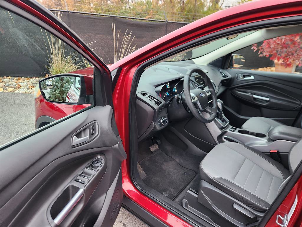 Used 2013 Ford Escape SE image 24