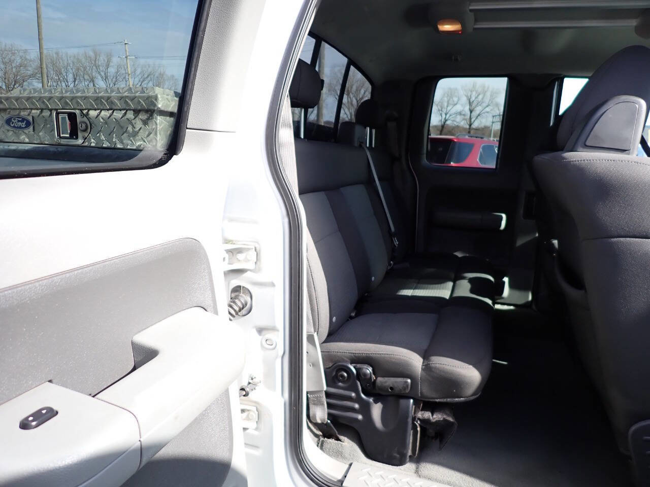 Used 2004 Ford F150 XLT image 10