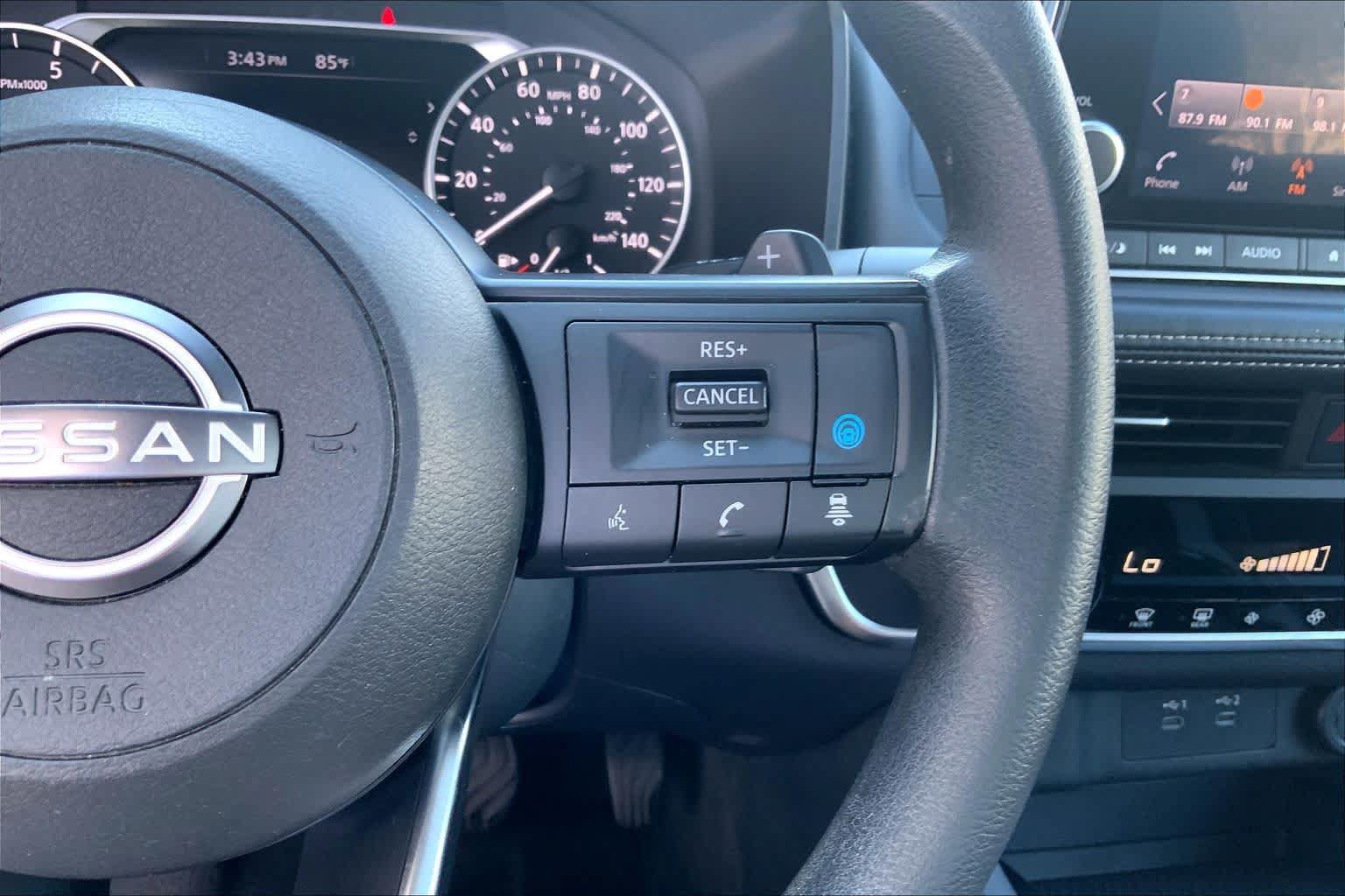 Used 2024 Nissan Rogue SV FWD image 24