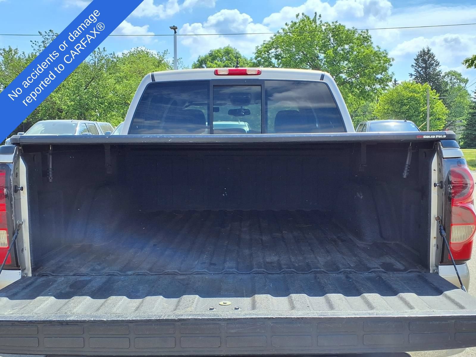 Used 2006 Chevrolet Silverado 1500 LT w/ Onstar Plus Package AWD/4WD image 11