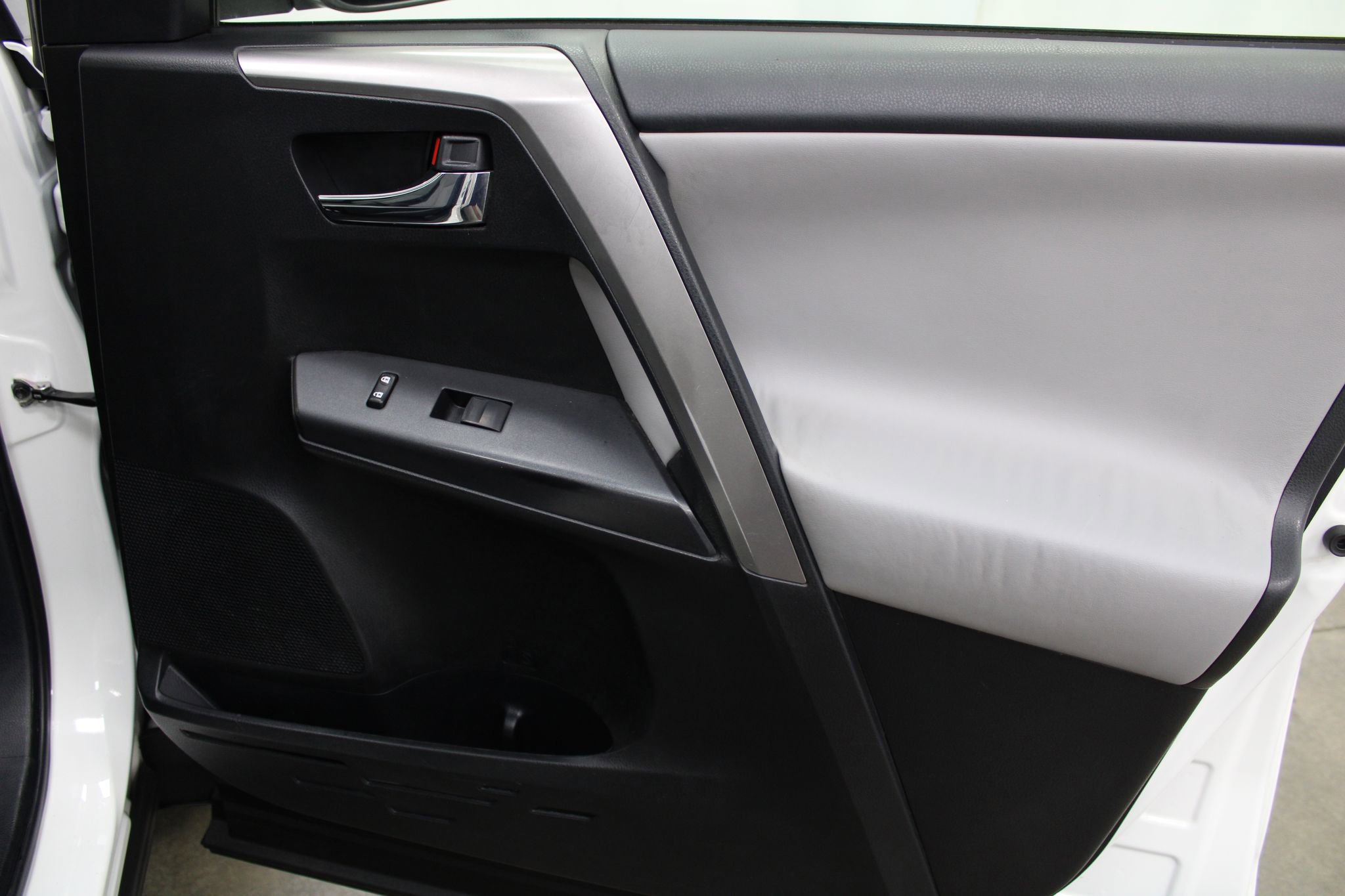 Used 2017 Toyota RAV4 XLE w/ Plus Special Value Package image 27