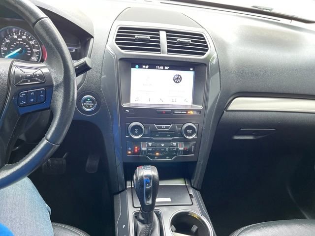 Used 2018 Ford Explorer XLT w/ Equipment Group 202A image 19