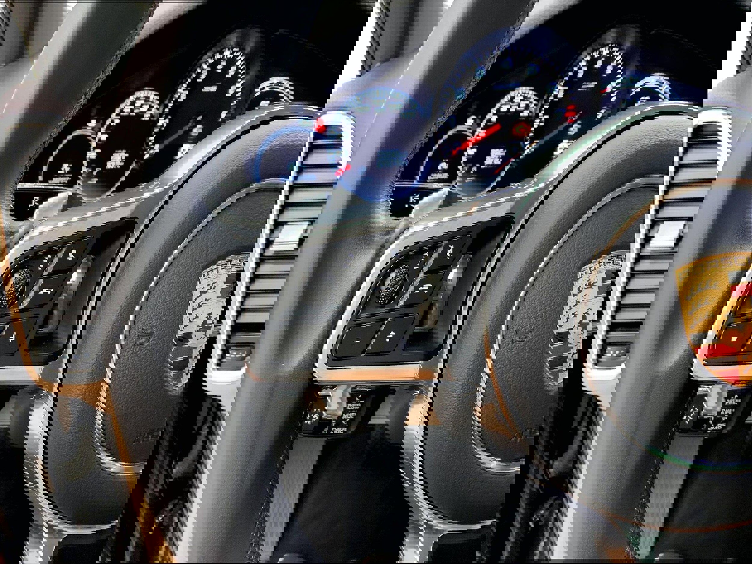 Used 2023 Porsche Cayenne Platinum Edition image 15