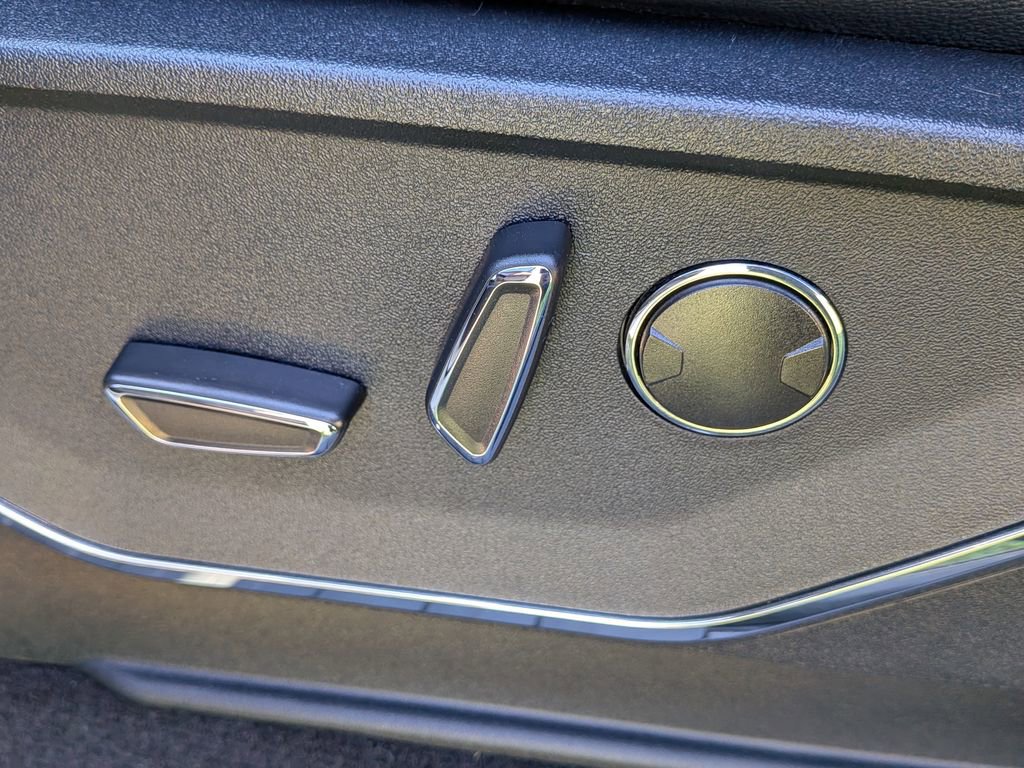 Used 2023 Ford F150 Lariat w/ Equipment Group 502A High image 19