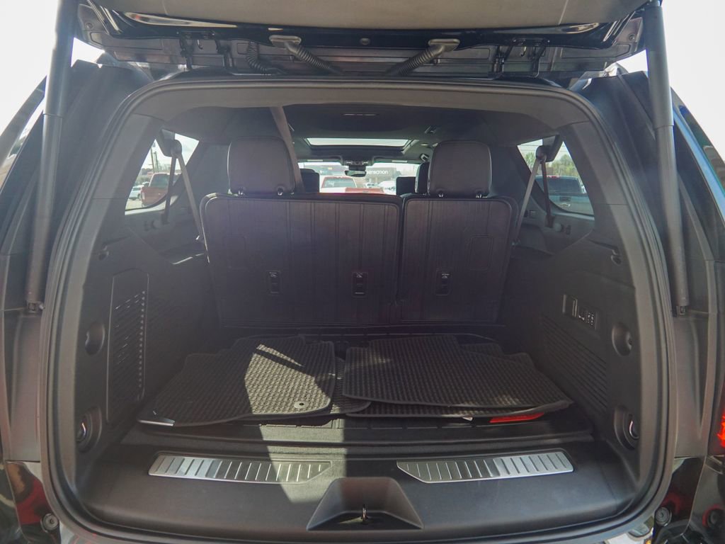 Used 2023 GMC Yukon XL Denali Ultimate image 10