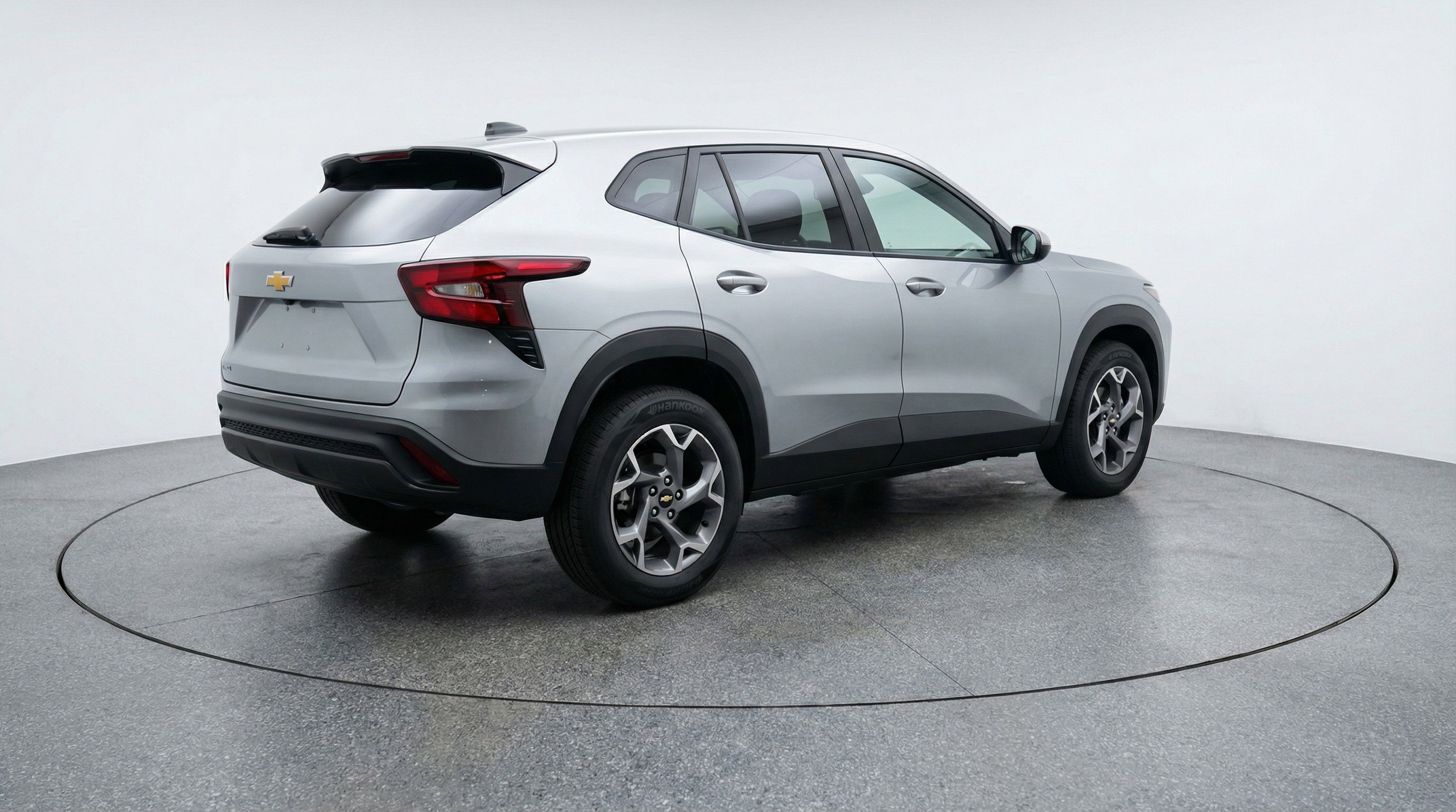 Used 2025 Chevrolet Trax LT FWD image 9