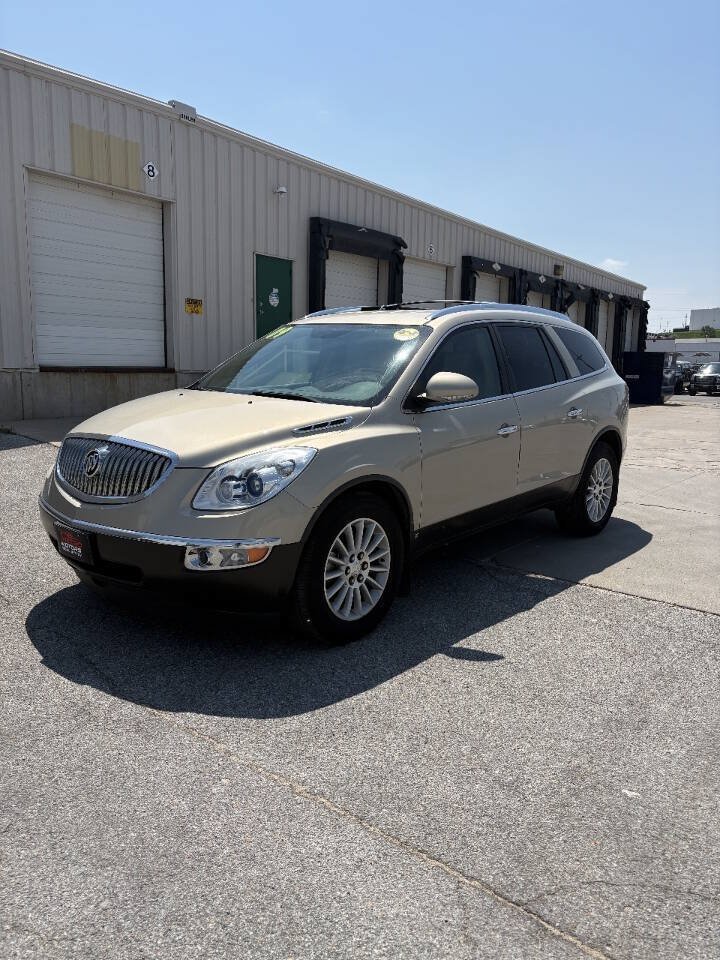 Used 2009 Buick Enclave CXL w/ Driver Confidence Package AWD/4WD image 3