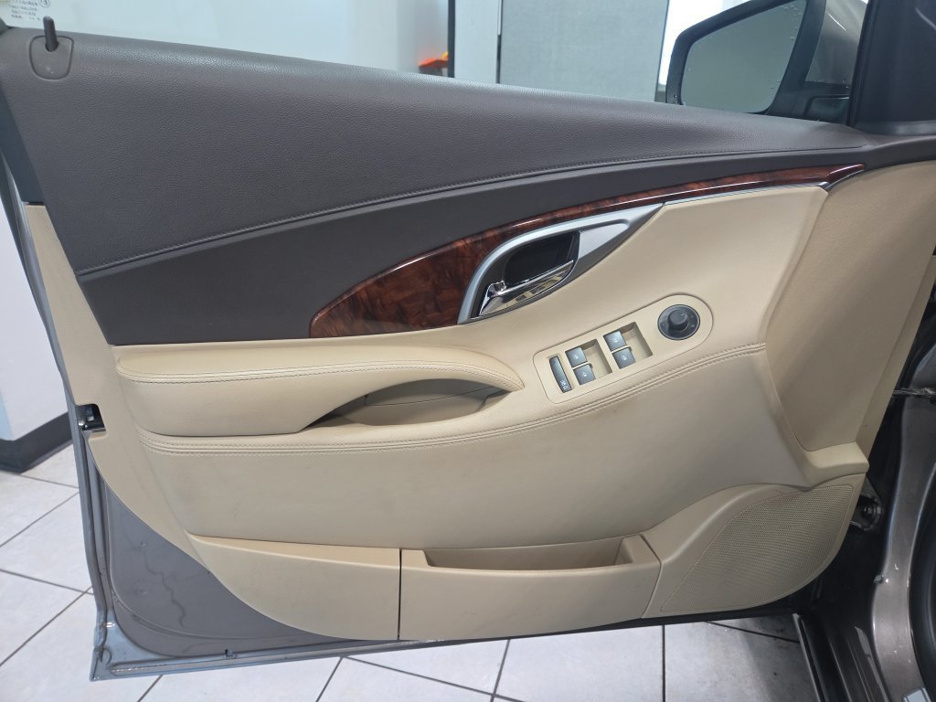 Used 2011 Buick LaCrosse CXL FWD image 34