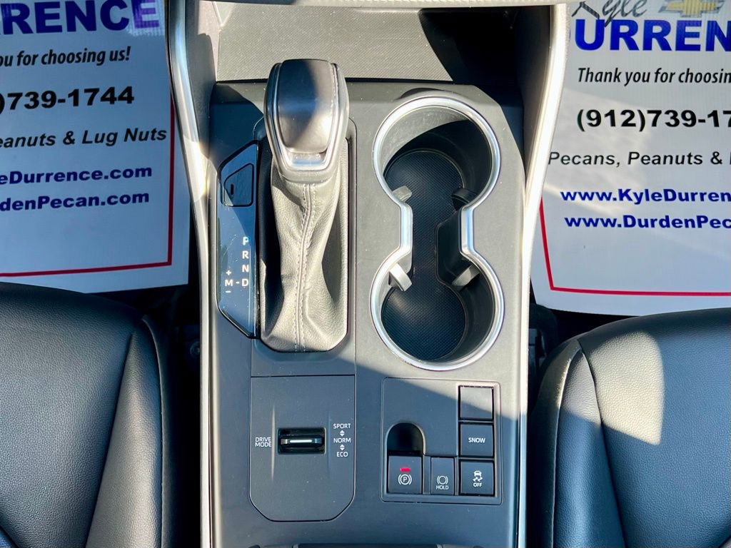 Used 2024 Toyota Highlander XLE image 32